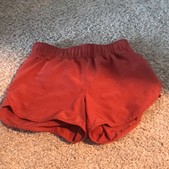 Old navy active Burgundy athletic shorts - Picture 1 of 2